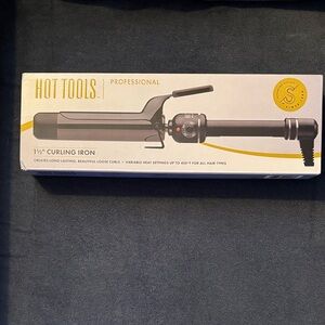 Hot Tools Professional Black 1 1/2”Curling Iron